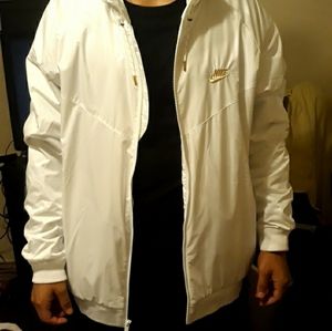 Nike wind breaker jacket